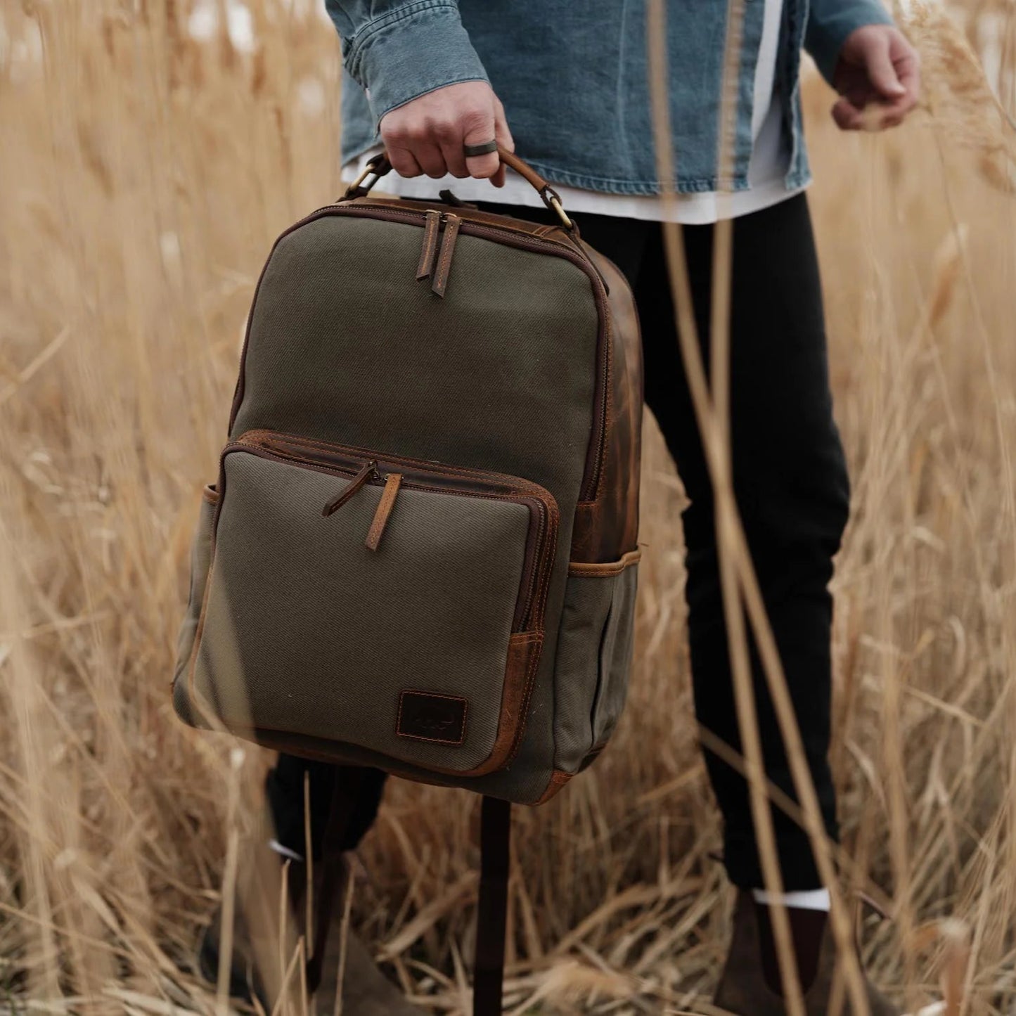25L Traveler Canvas Backpack